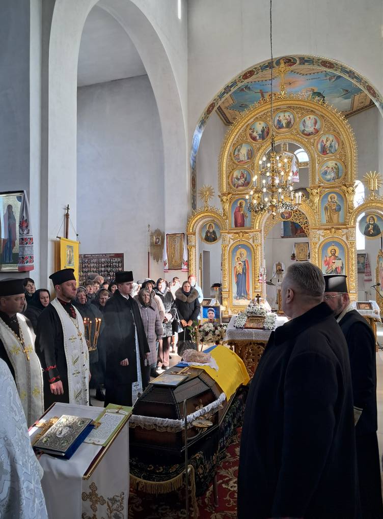 Загинув майже три роки тому: на Волині попрощалися з Героєм Олександром Оксенюком