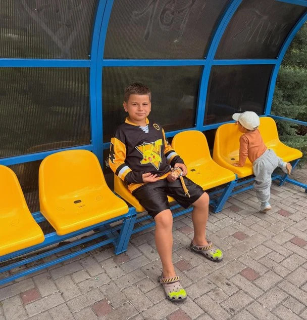 Дружина співака з Луцька Монатіка показала рідкісні сімейні фото: як підросли їхні сини