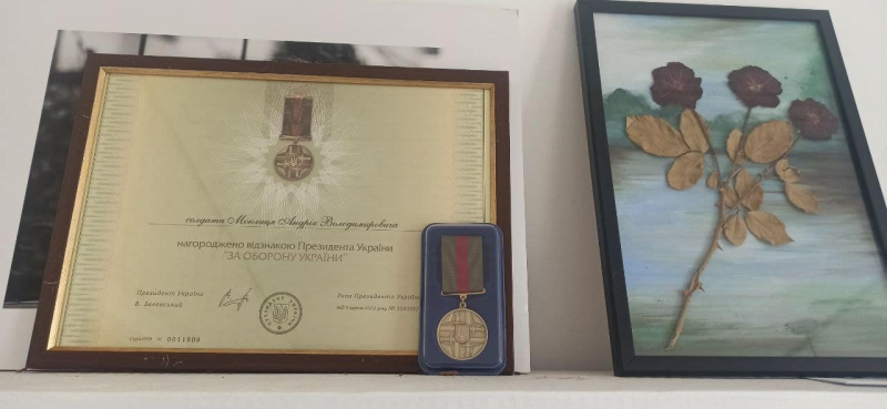 З перших днів пішов добровольцем на війну: президент України нагородив почесною відзнакою викладача луцького вишу