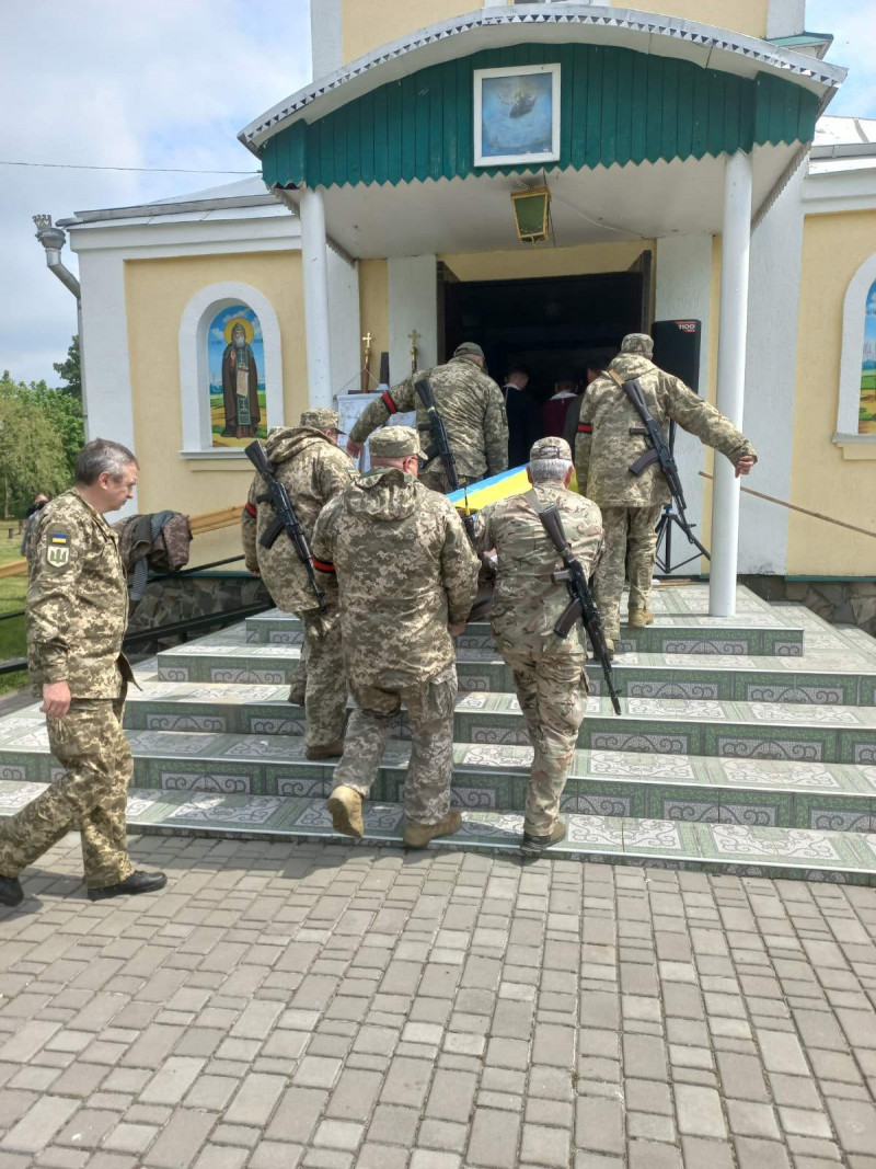 Назавжди 28: на Волині попрощалися із загиблим Героєм Андрієм Ковбом