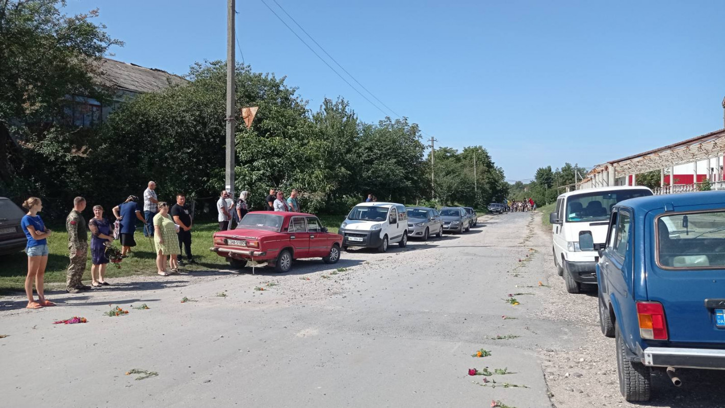 Син залишився без батька: на Волині попрощалися із Тарасом Грицюком, який загинув за Україну