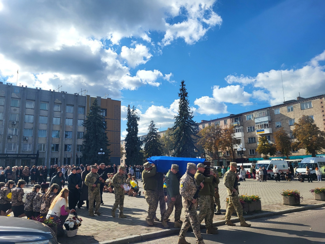 Не дочекався народження дитини: на Волині попрощались з Героєм Леонідом Семенюком
