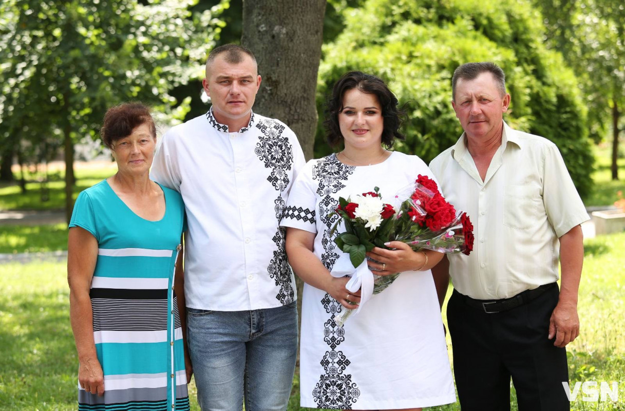 Намагаючись евакуювати полеглого побратима, підірвався на міні. Спогади про Героя з Волині Ігоря Панасюка