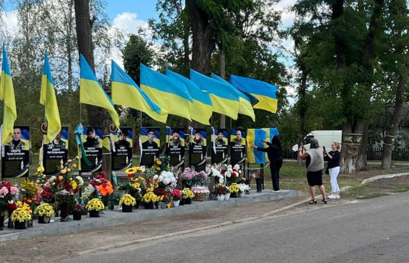 У селі на Волині Алею пам’яті поповнили імена ще трьох полеглих захисників України