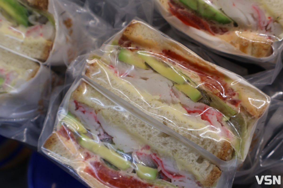 Великдень без клопотів: у «Галі Балуваній» пропонують готове святкове меню