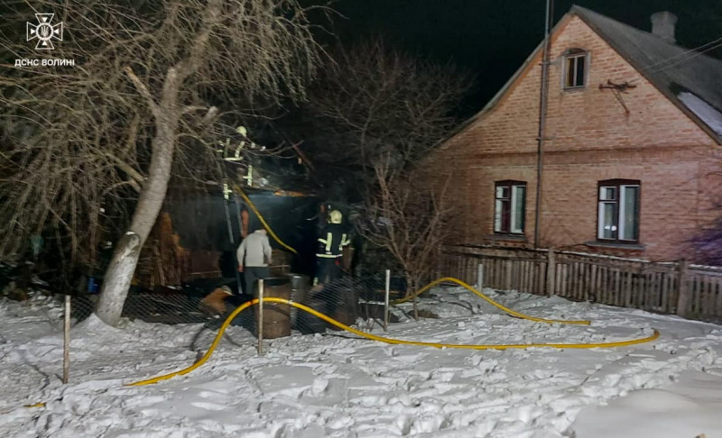 На Волині горіли будинок і господарська споруда