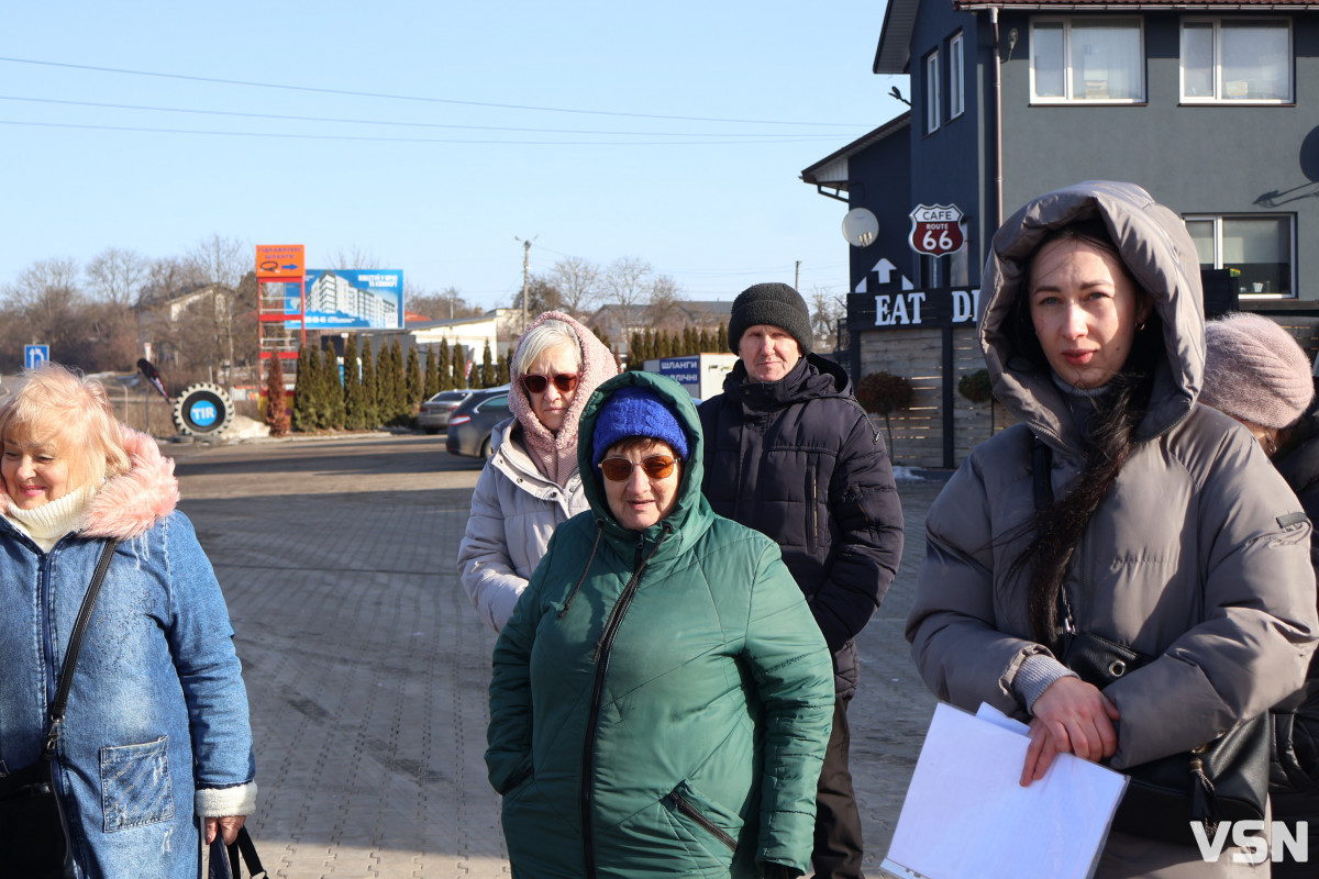 У селі під Луцьком люди щодня ризикують життям, аби перейти дорогу