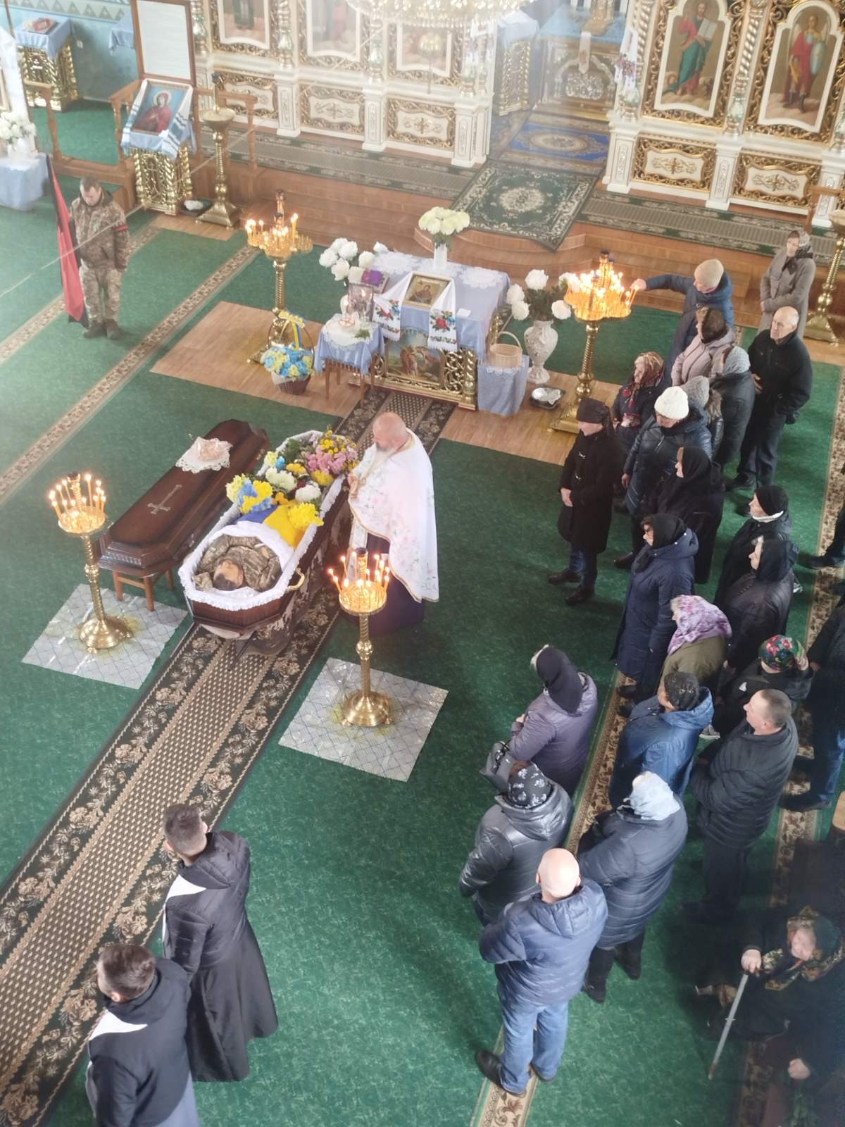 Син втратив батька: на Волині попрощалися з Героєм Петром Масюком