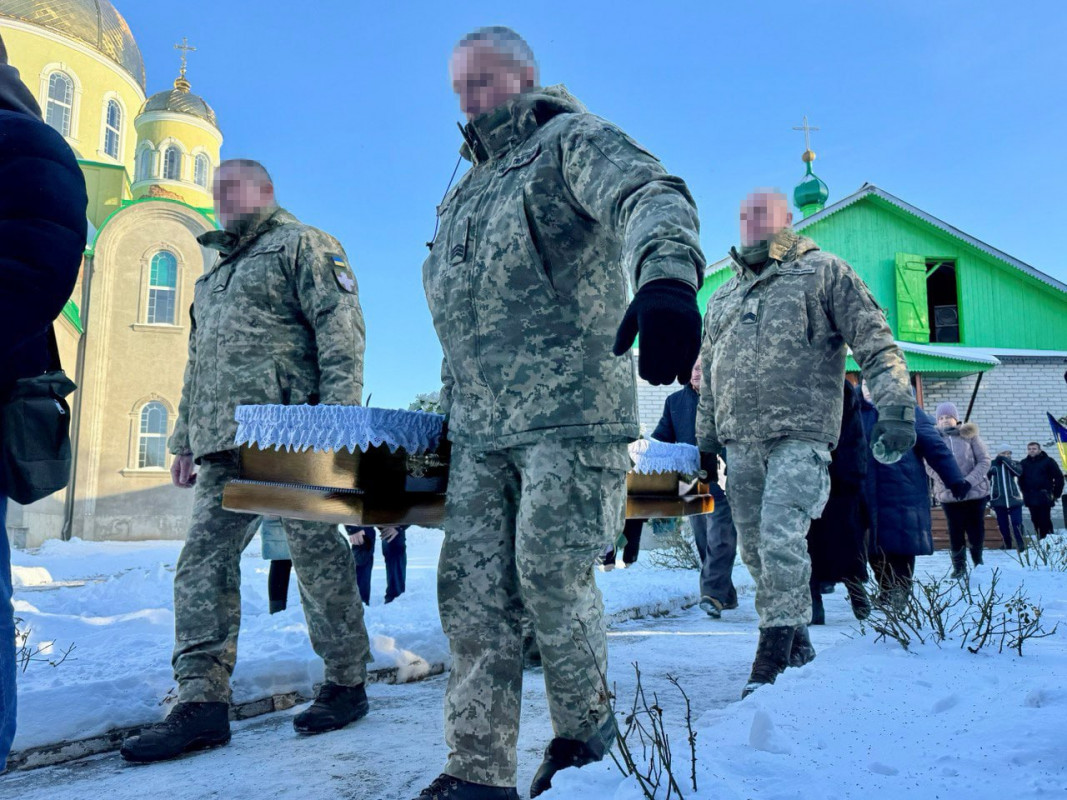 Серце зупинилося на лікуванні: на Волині поховали Героя Віталія Кілосова. Фото