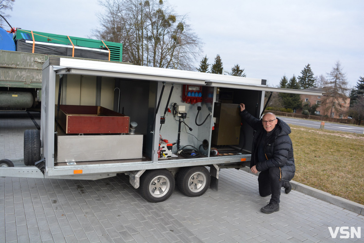 На Волинь привезли потужні генератори зі Швеції. Вони поїдуть у найбільш проблемні регіони 