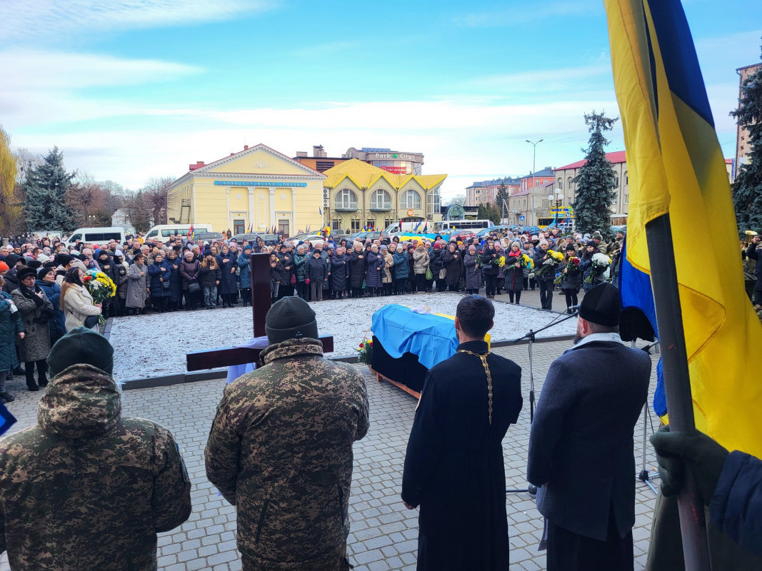 Не встиг відзначити 30-річчя: на Волині прощалися з молодим Героєм Богданом Степанюком