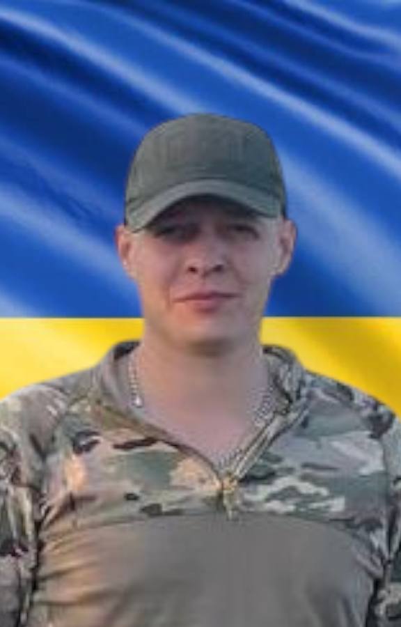 Воїна Олександра Черниченка посмертно нагородили орденом «За мужність»: нагороду вручили рідним