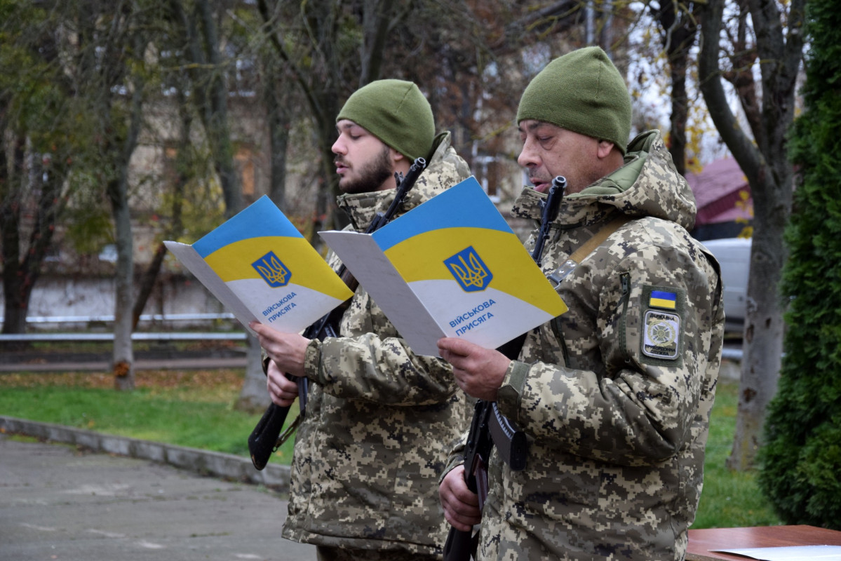 На Волині рекрути-прикордонники склали присягу: серед них 54-річний майстер карате