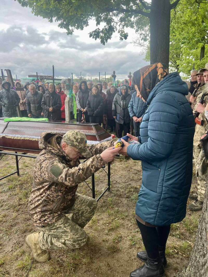Понад пів року вважався зниклим безвісти: на Волині попрощалися з воїном Петром Яскичем