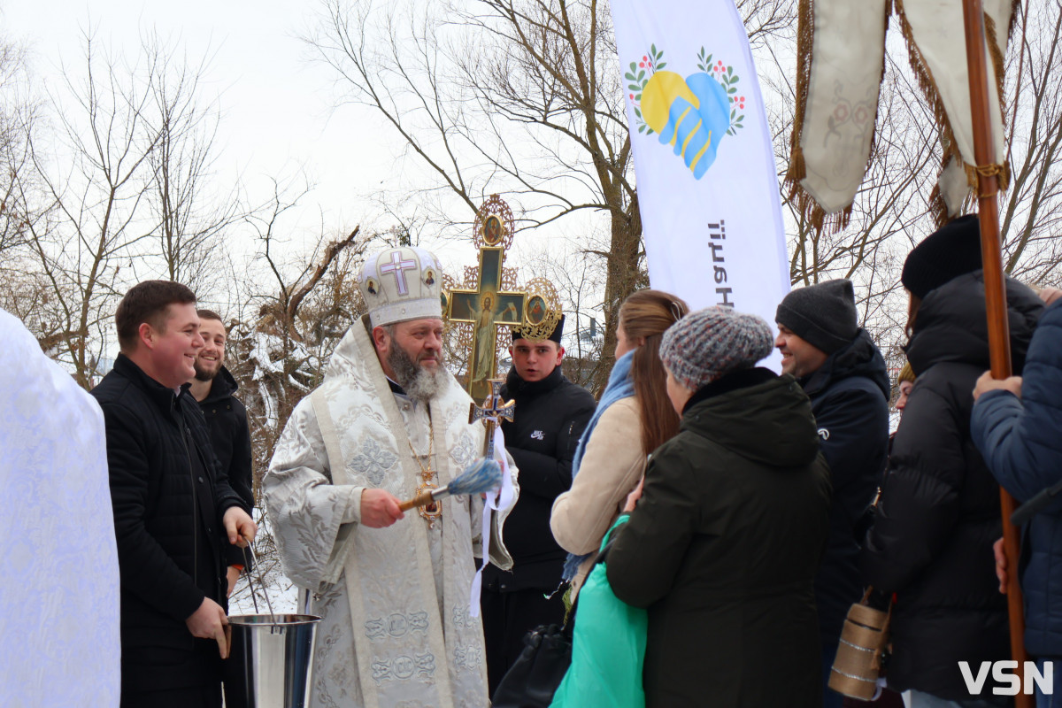 Як у Луцьку освячували воду на річці Стир. Фоторепортаж