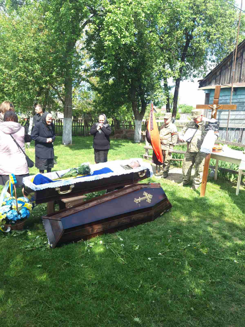 Місяць не дожив до 36-го дня народження: на Волині попрощалися з ветераном АТО та захисником Ігорем Матвіюком