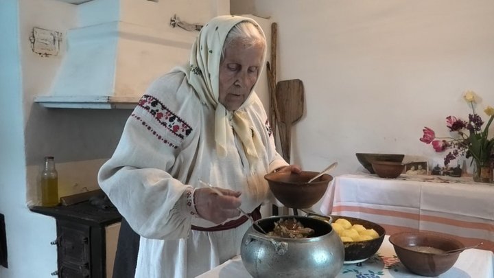 Сирні мандрички, борщ із линяками та незвичні пироги: на Волині офіційно зберегли ще три унікальні традиції