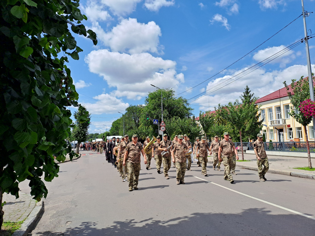 Більше місяця лікарі боролися за його життя, але серце не витримало: на Волині попрощались з Героєм Ігорем Фейдаком
