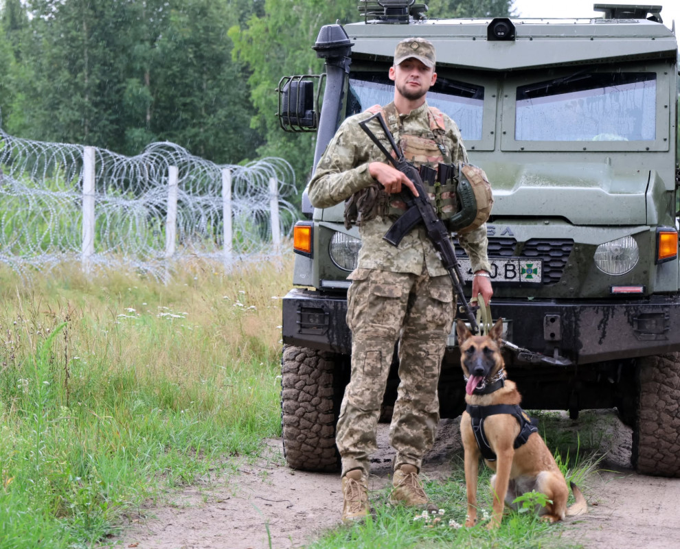 Від музиканта до кінолога: прикордонник з Волині розповів про службу разом із чотирилапою напарницею