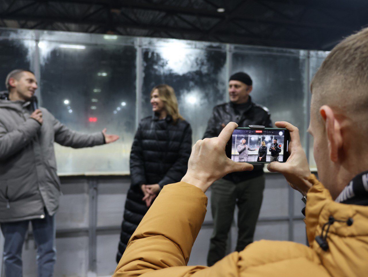 Нова локація – нові емоції: у Луцьку відкрили льодову арену «Снігова королева»