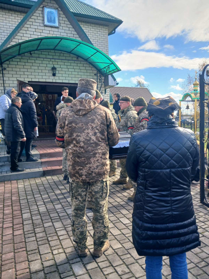 На Волині попрощалися з 40-річний Героєм Романом Нікитчиком