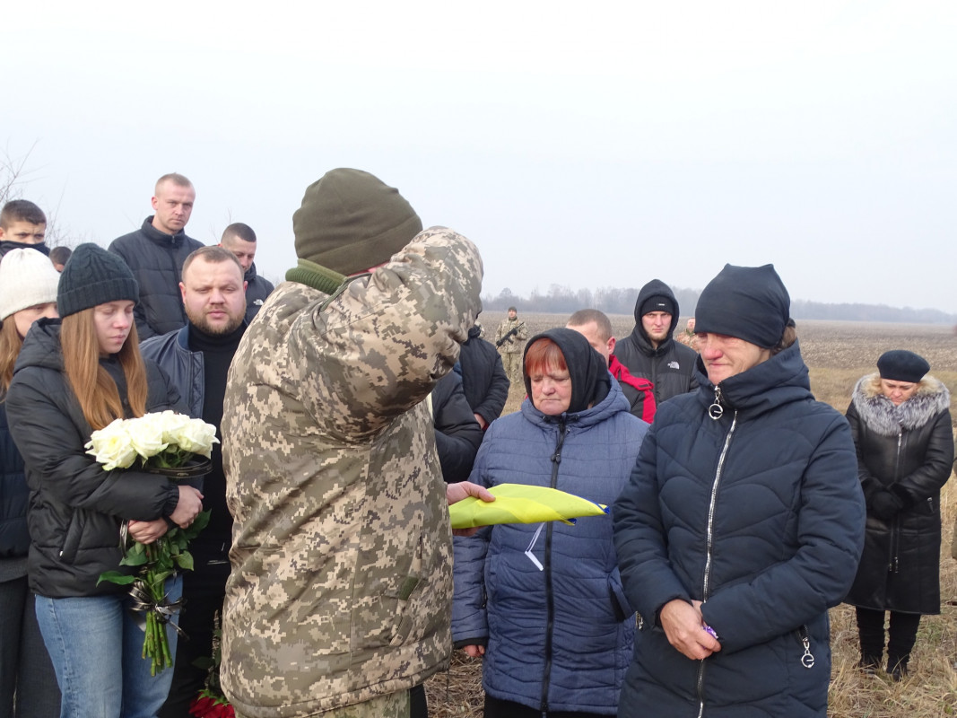 Повернувся із буремного Бахмутського району: на Волині прощались із захисником Олександром Чипчеруком