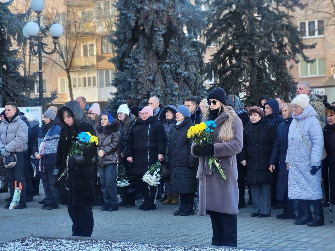 Сумне Різдво: на Волині в останню земну дорогу провели 32-річного воїна Володимира Бичика