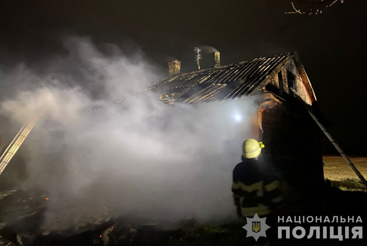 На Волині чоловік підпалив будинок знайомої і втік: власниця загинула