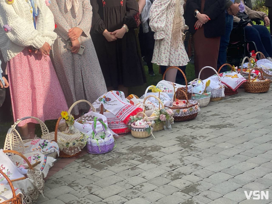 Як на Волині освячують великодні кошики. Фото