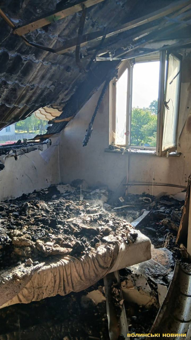 «Не залишилося нічого»: на Волині багатодітна сім’я втратила два будинки через пожежу