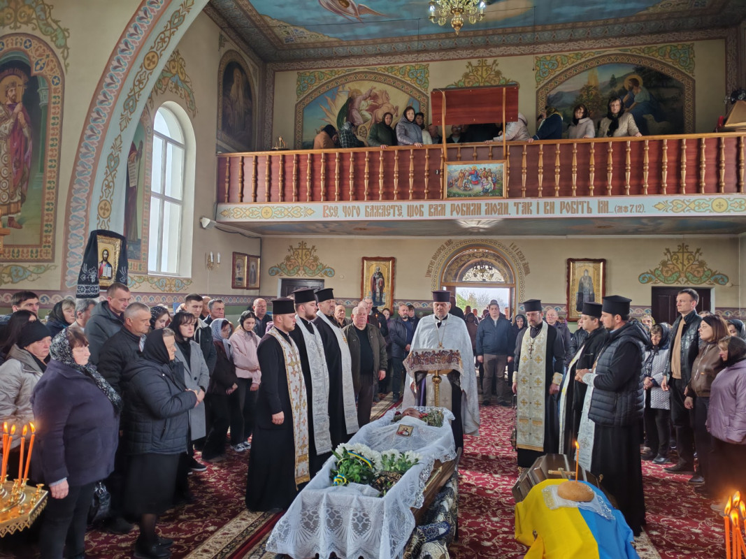 Серце зупинилося на Харківщині: волиняни попрощалися із захисником Романом Іванушком