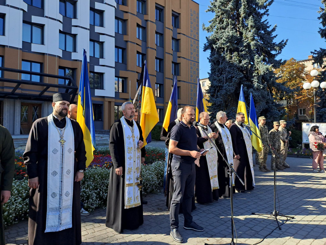 Йому назавжди 37: на Волині попрощалися із полеглим захисником Дмитром Бондаруком