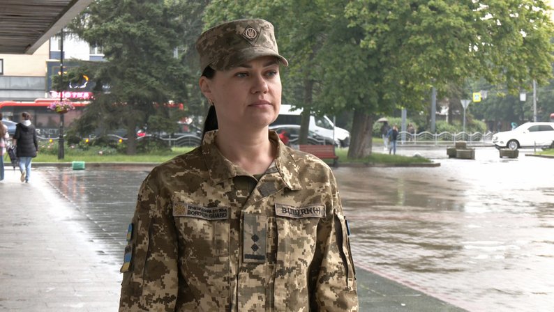 Ажіотаж у Луцьку через фейк: чому у ДРАЦС виникли черги за новими свідоцтвами про народження