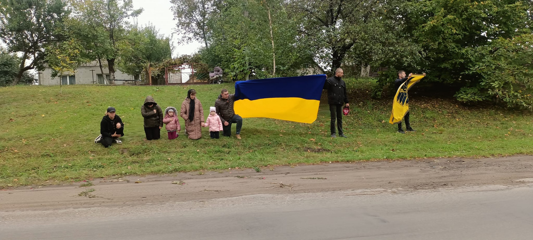 Лишилися дружина, три дочки та два сини: на Волині попрощались із Героєм Сергієм Климчуком