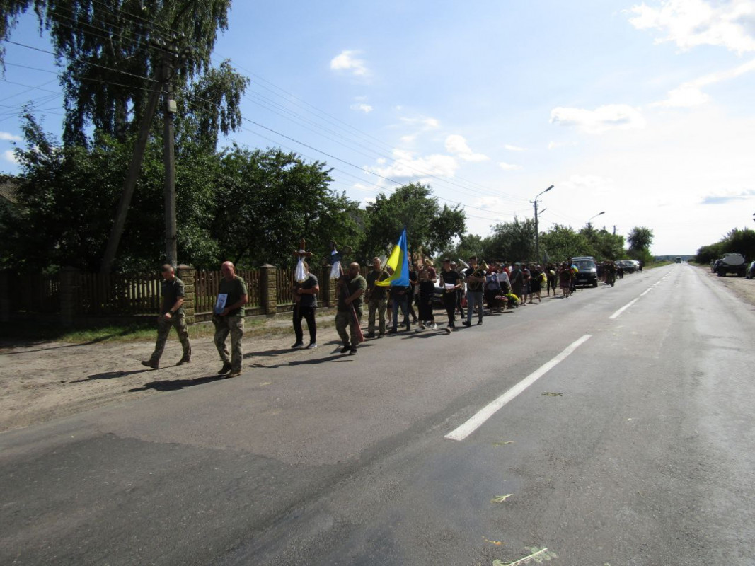 В один день громада прощається відразу з трьома Героями: на Волині поховали молодого захисника Олега Новосада