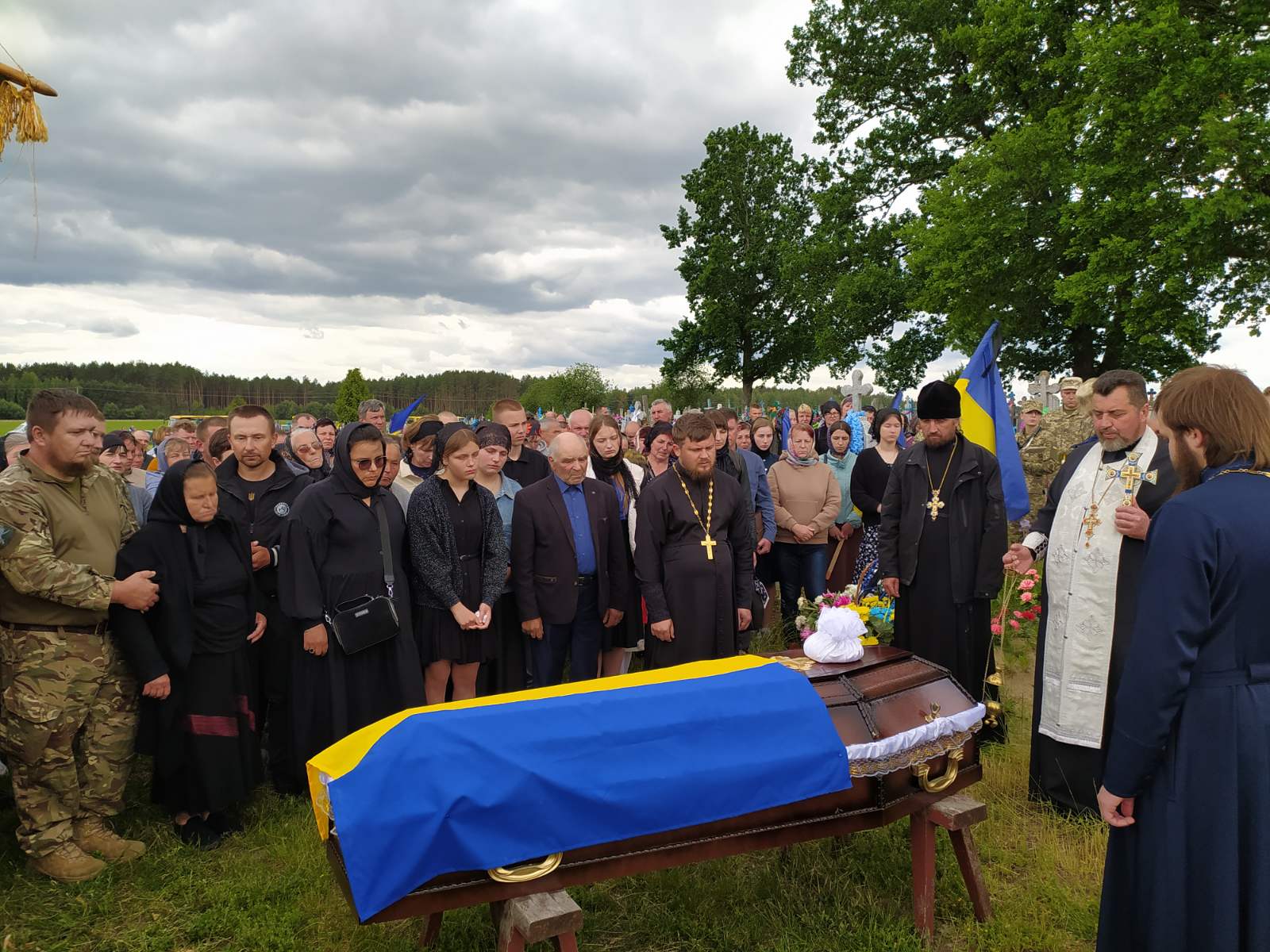 Двоє доньок втратили батька: на Волині попрощалися з полеглим Героєм Сергієм Сливкою