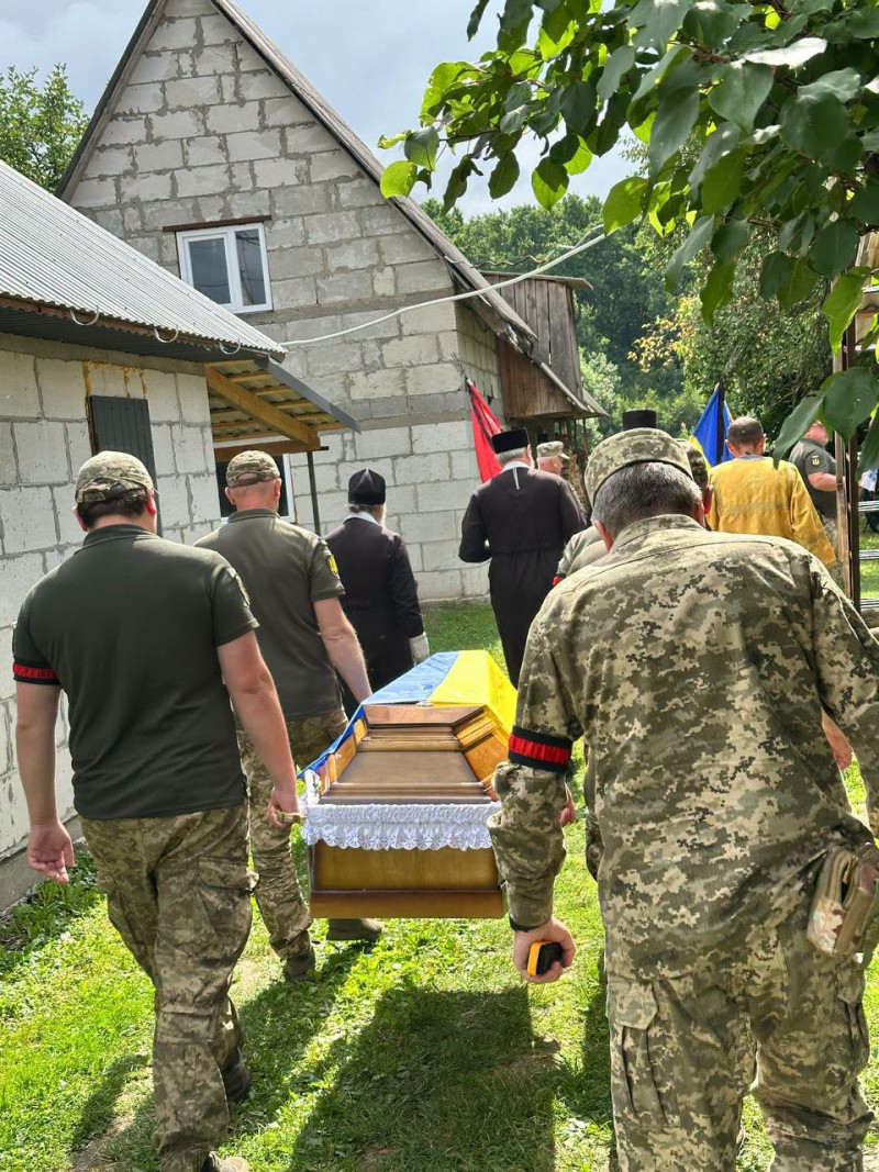 Понад рік чекали звістки: на Волині попрощалися з 23-річним Героєм, який вважався зниклим безвісти
