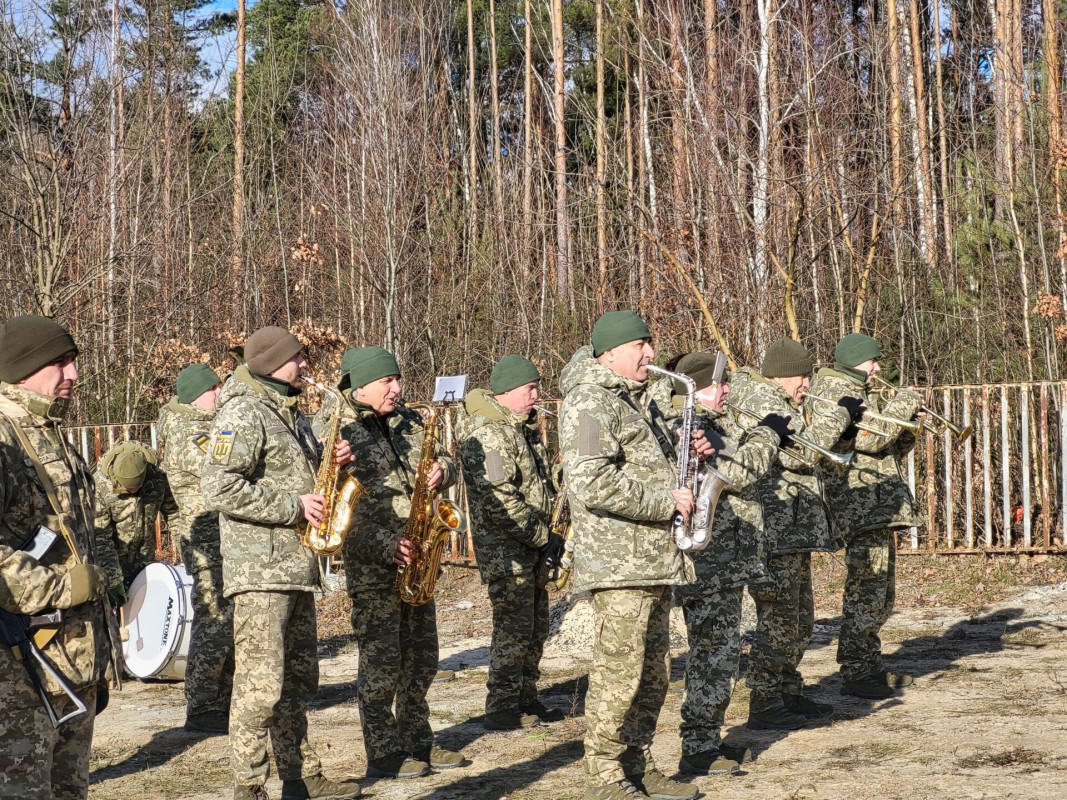 Рідні захищають Україну у лавах ЗСУ: на Волині попрощались з Героєм Олександром Панасюком