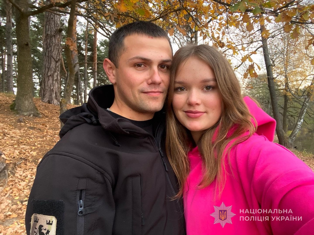 Бойовий медик-поліцейський з Волині заручився з коханою напередодні Дня закоханих
