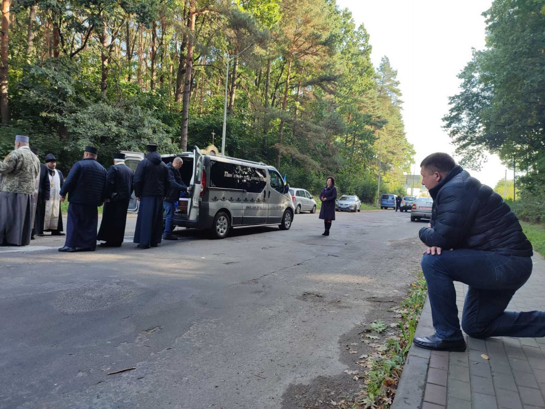 Життя обірвалося на Миколаївщині: у Луцькому районі поховали молодого Героя Андрія Степанова