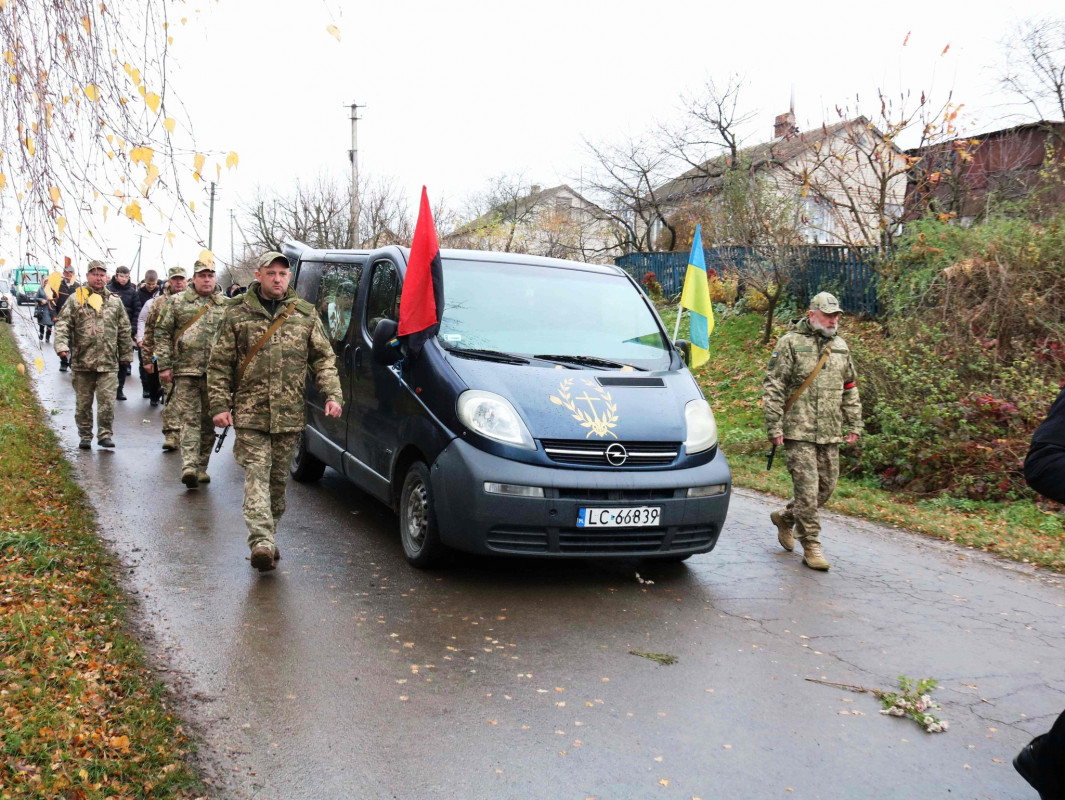 Довгий час вважався зниклим безвісти: на Волині попрощалися з Героєм Валентином Боском