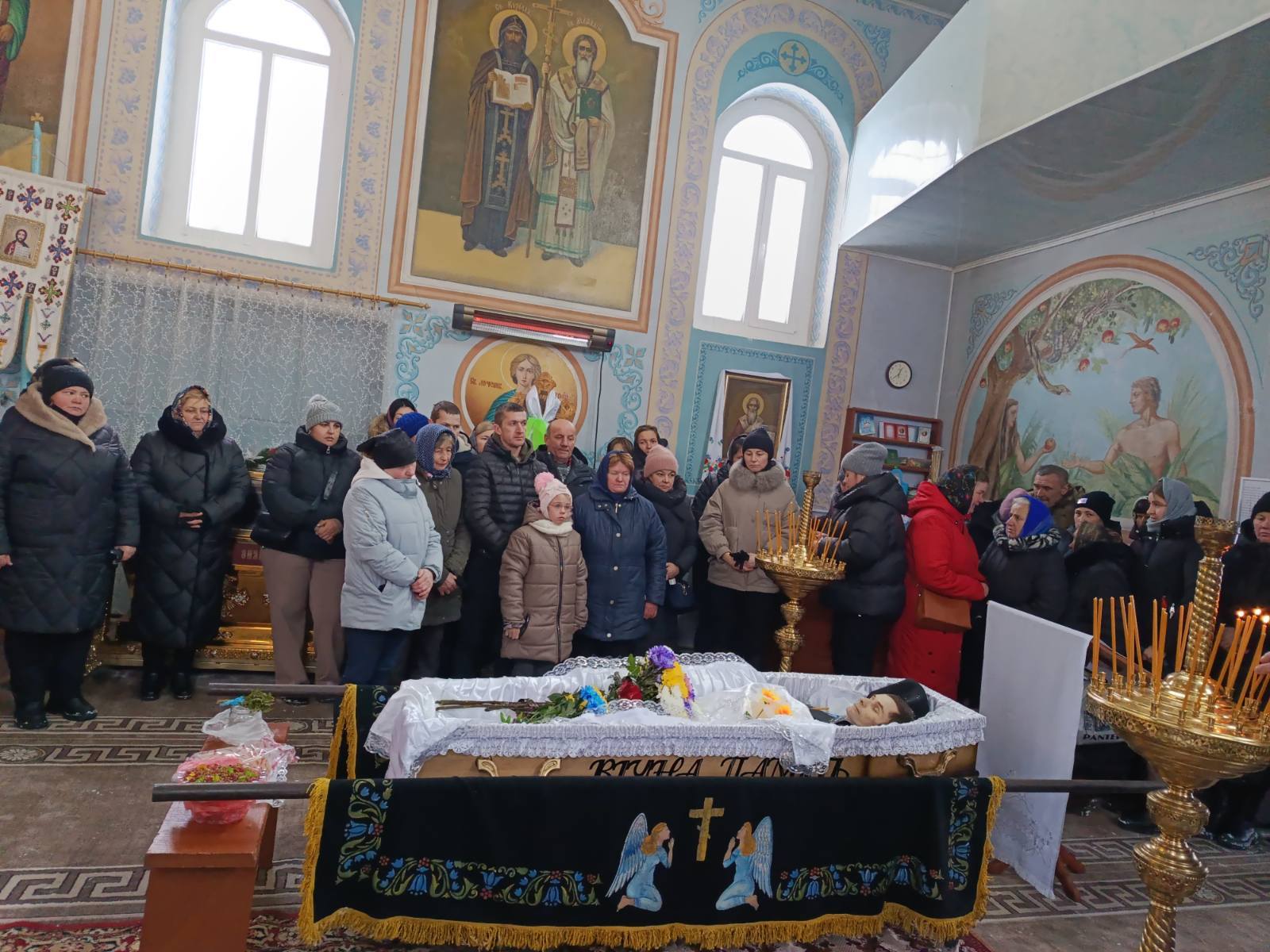 На Волині в останню земну дорогу провели захисника Анатолія Денисюка