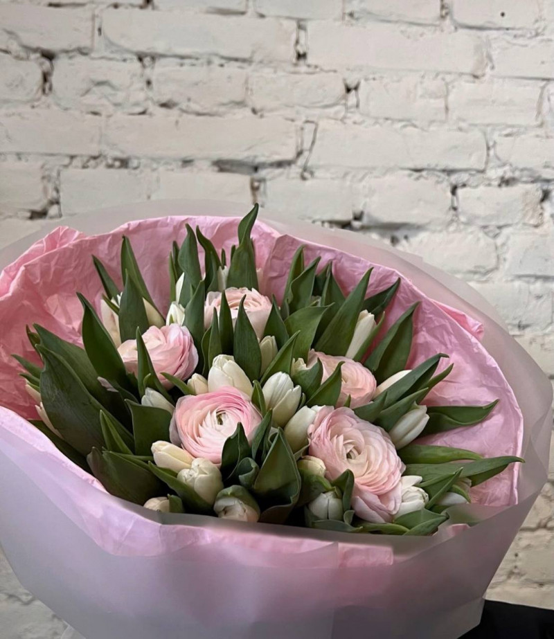 Де у Луцьку купити подарунок для коханої людини до Дня святого Валентина