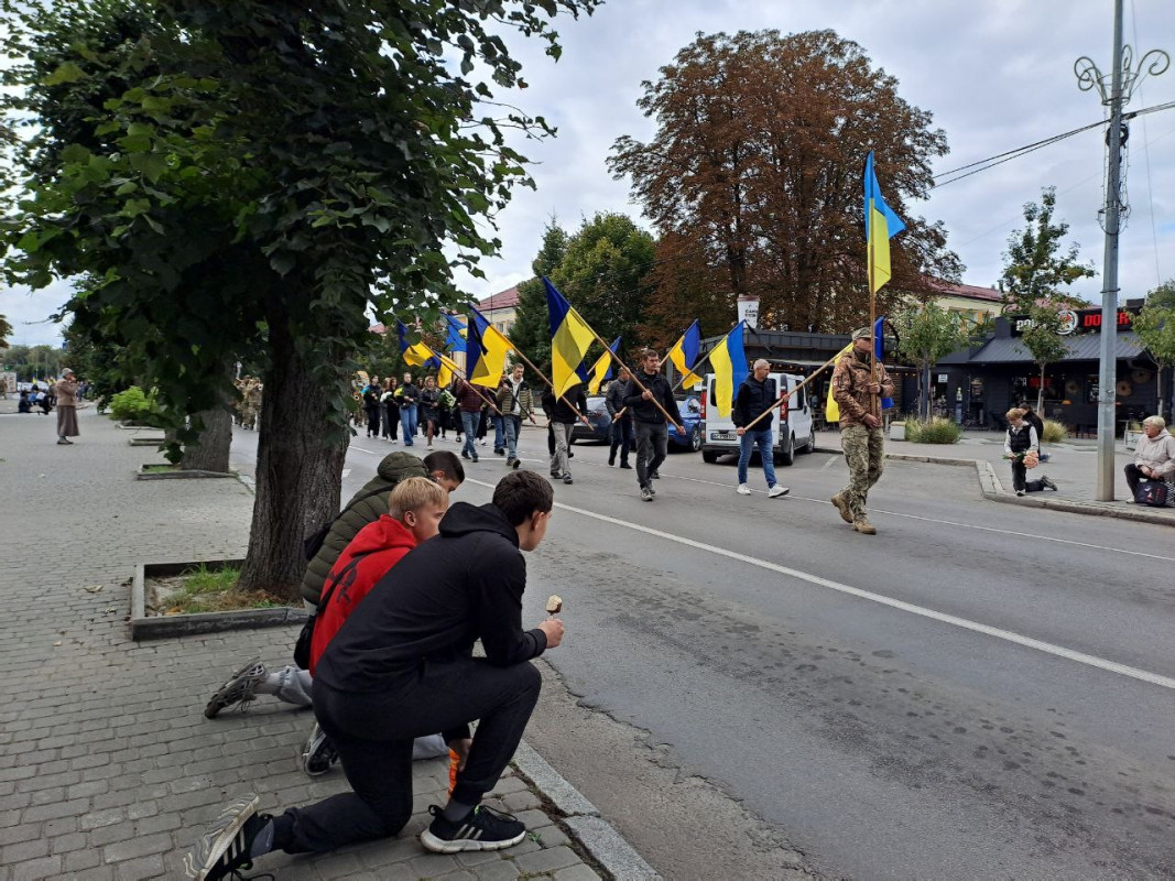 Дві донечки втратили батька: на Волині попрощалися з Героєм Михайлом Дудинцем