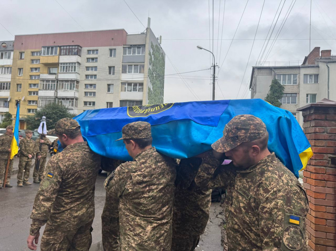 Захищав Україну з 18 років: на Волині в останню путь провели Героя Романа Григор’єва