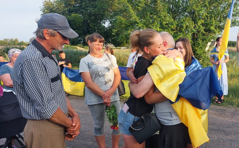 Повернення з полону: захисник з Волині вперше ступив на рідну землю після реабілітації