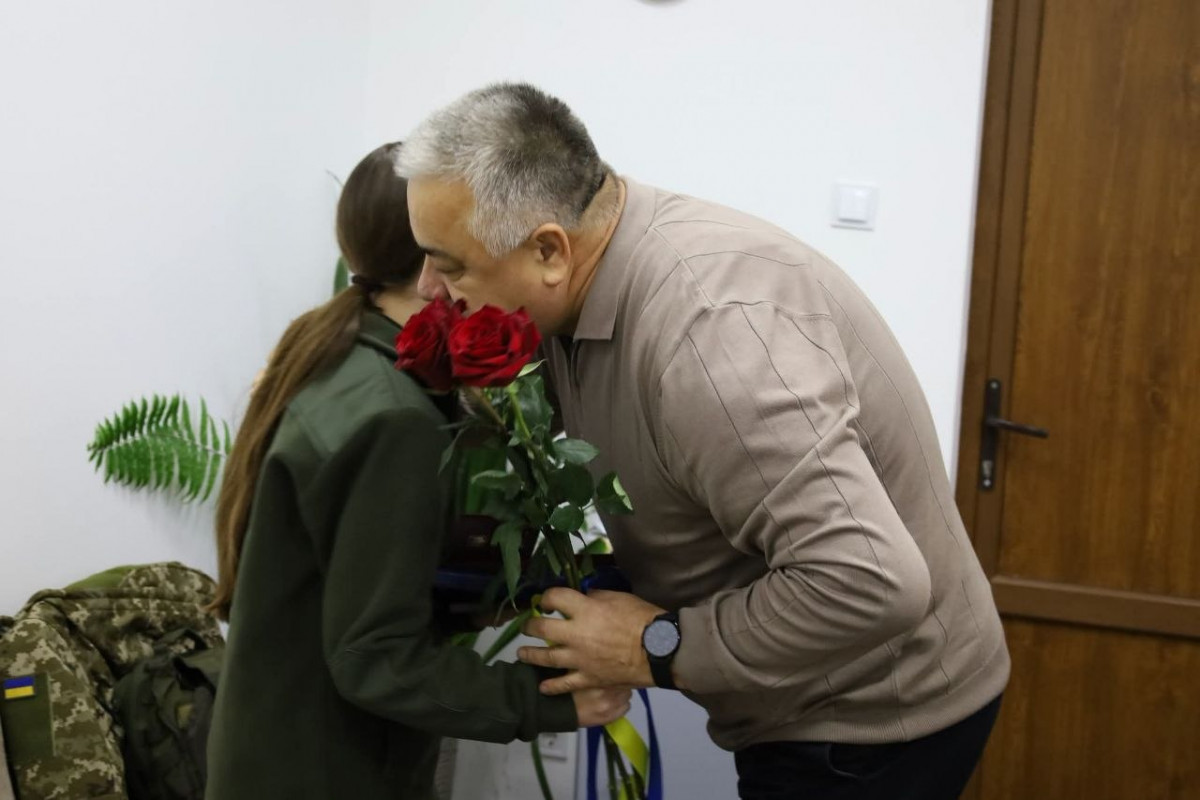 На Волині доньці загиблого 37-річного захисника вручили три посмертні нагороди тата