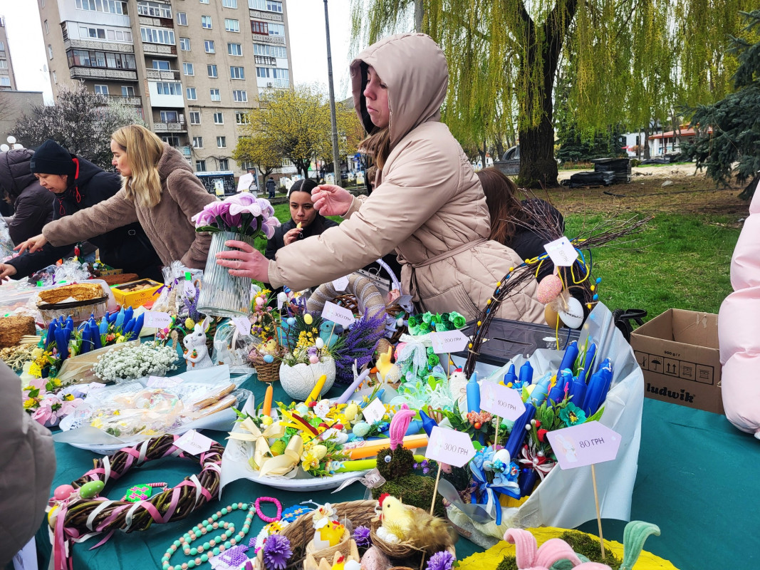 У Ковелі на Великодньому ярмарку вторгували понад 190 тисяч гривень для ЗСУ