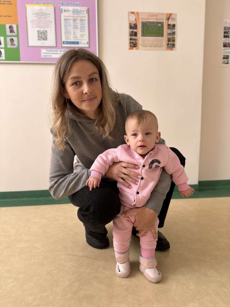 У Луцьку медики виходили немовля, що народилося з вагою 550 грамів: нині дівчинці виповнився рік