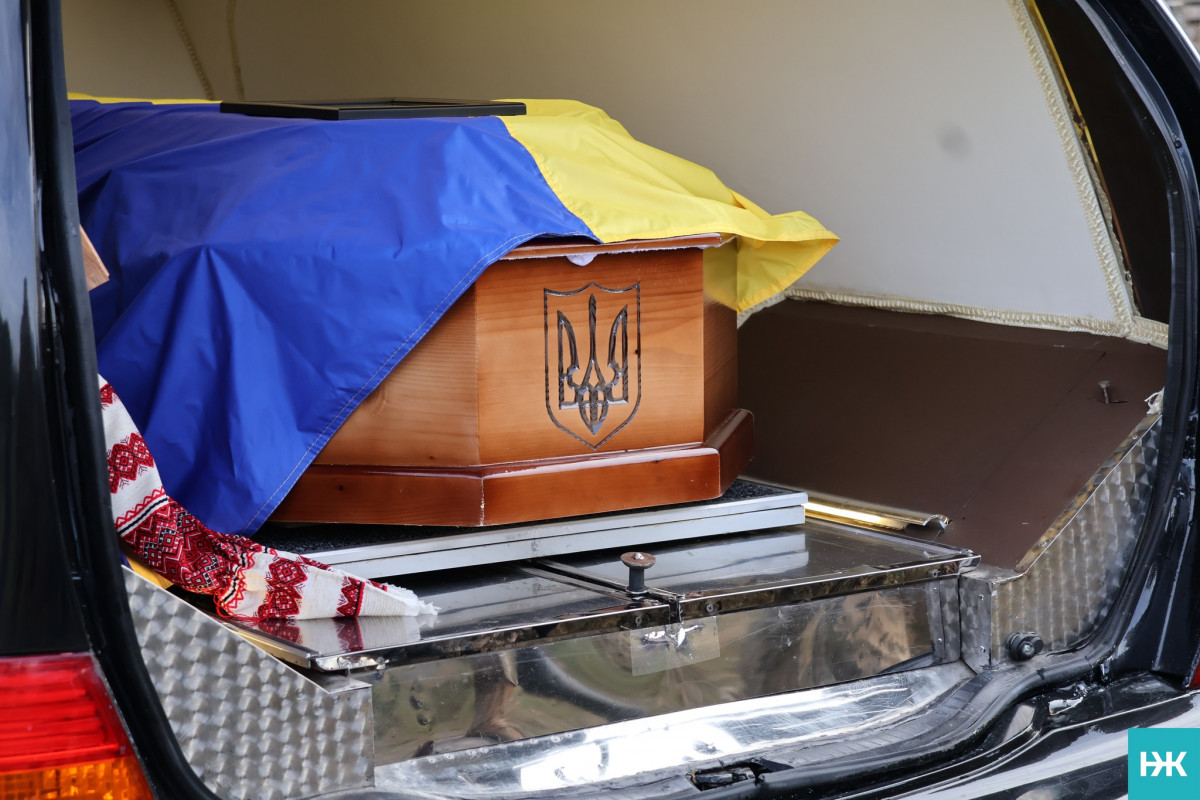 Рік надії й очікування: на Волині попрощалися з Героєм Віктором Фесиком